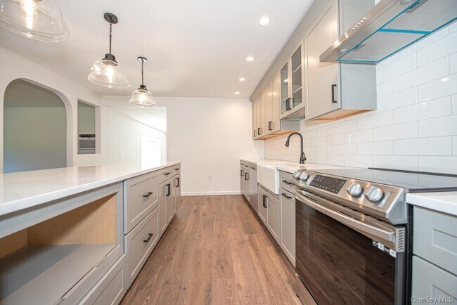 Building Photo - 22 Eastover Dr