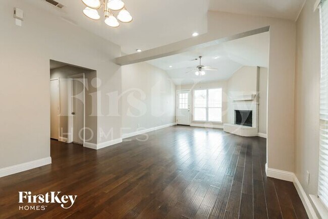 Building Photo - 503 Harvard Dr