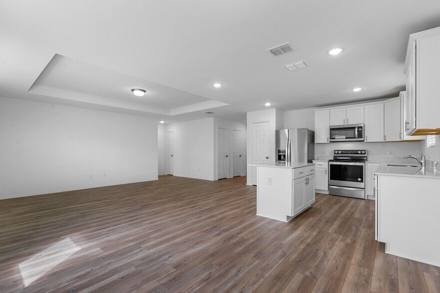 Building Photo - 4433 Benham Dr