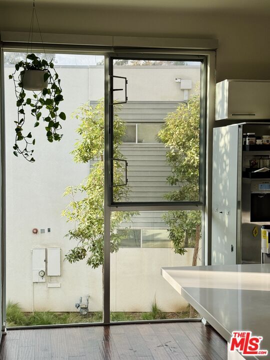 Building Photo - 2528 Via Artis