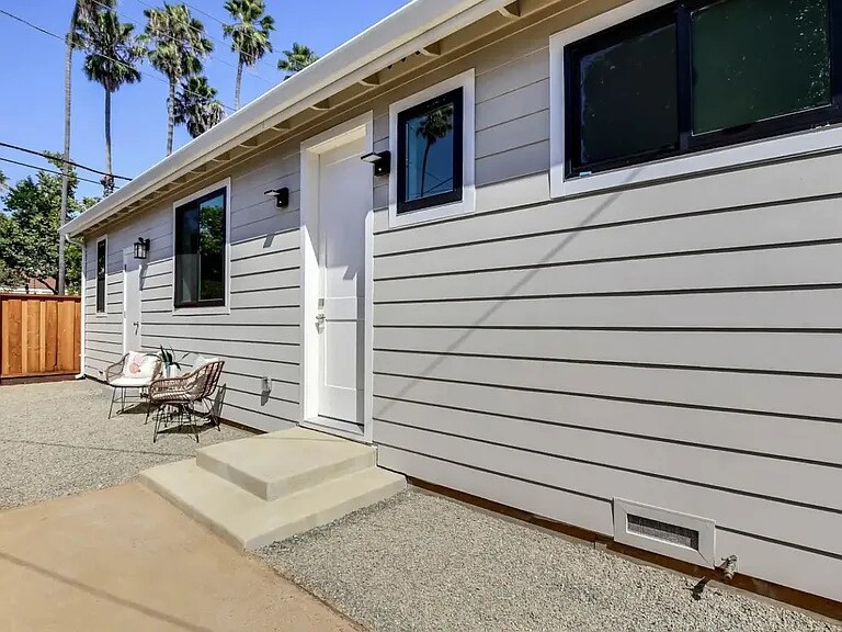Private patio - 200 Mountain View Ave