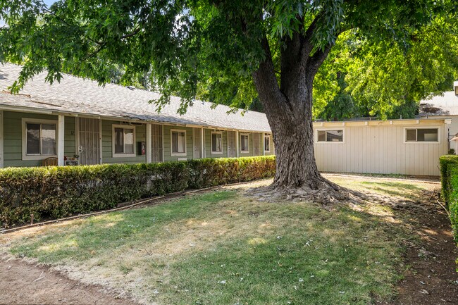 Building Photo - 946 Cherry St