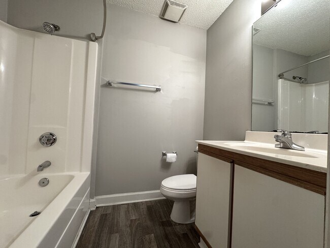 Building Photo - 303 Smith Level Rd