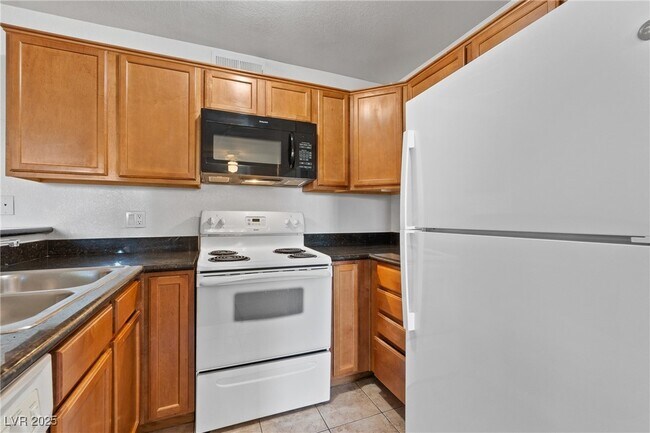 Building Photo - 9325 W Desert Inn Rd