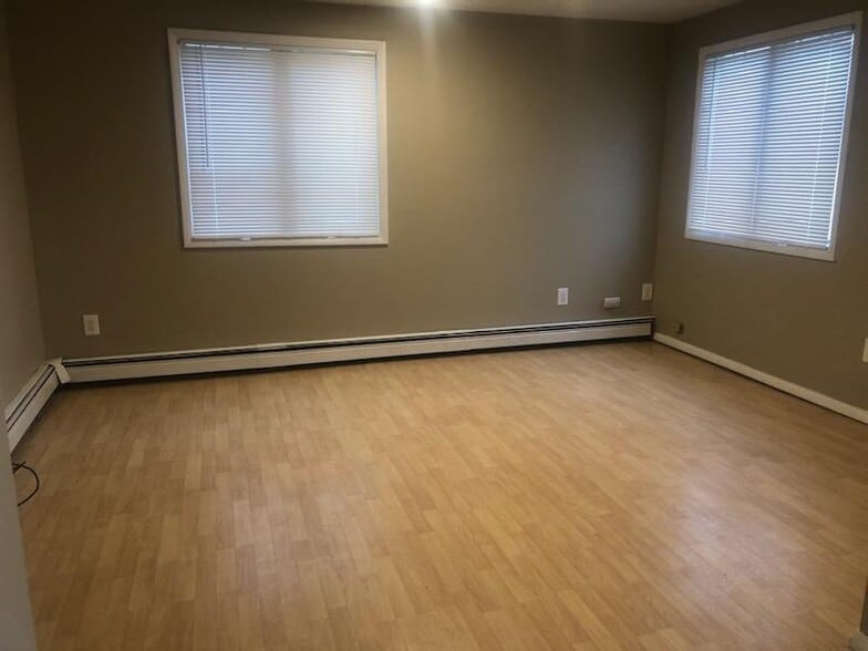 Building Photo - 104 N Jefferson Ave