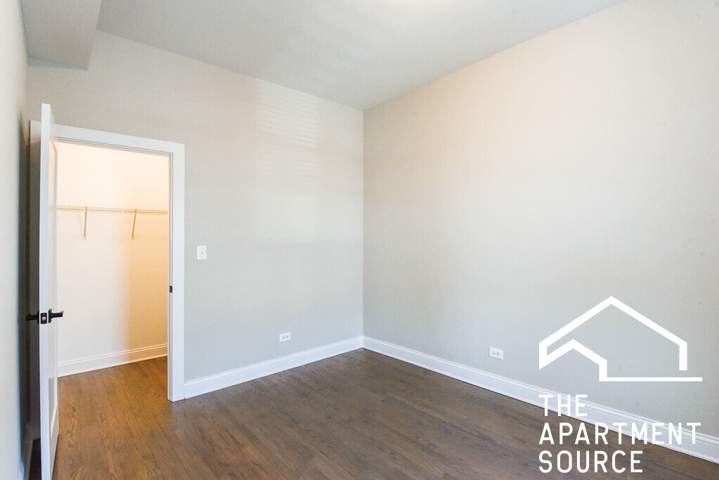 Building Photo - 3407 W Fullerton Ave