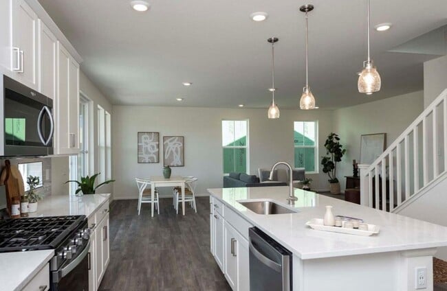 Building Photo - Terrain Oak Valley 3bd 2.5ba Gem!