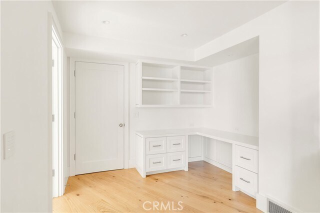 Building Photo - 420 Emerald Bay