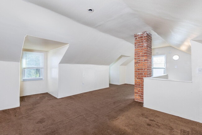 Building Photo - 20209 Revere St