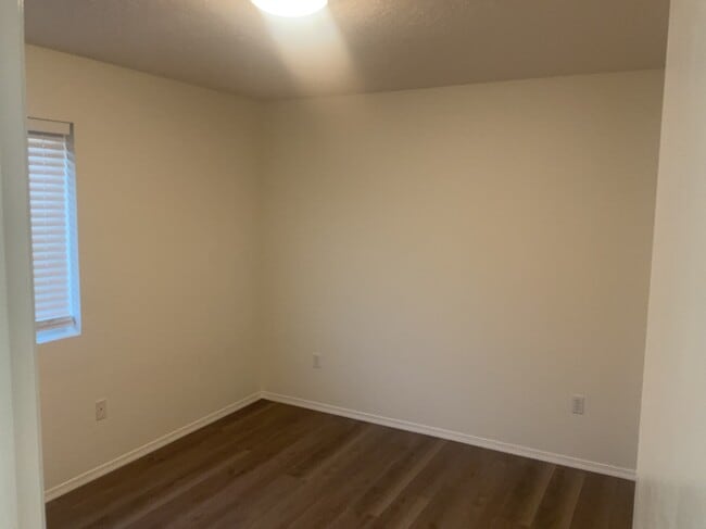 Building Photo - 10428 Pamplona St NW