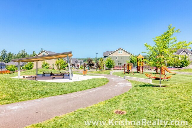 Building Photo - Fabulous 5 BD* 3 BA* + LARGE Bonus Room* S...