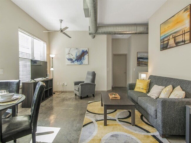 Building Photo - 2344 Camden Dr