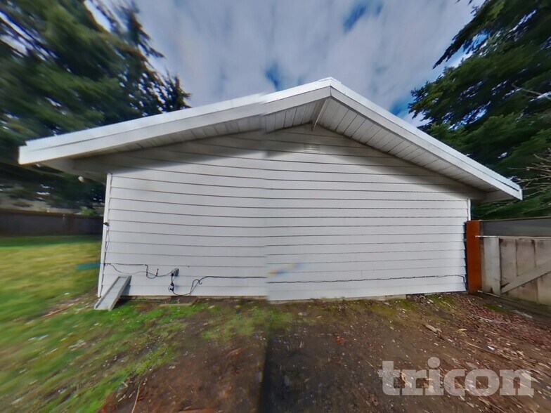 Building Photo - 12306 86 Ave E