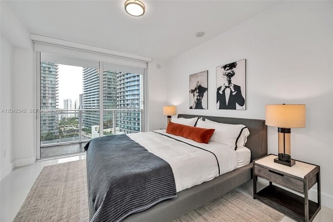 Building Photo - 1080 Brickell Ave