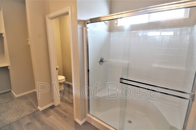 Building Photo - 973 S Rangipo Ave