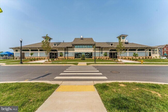 Building Photo - 3635 Stone Barn Dr