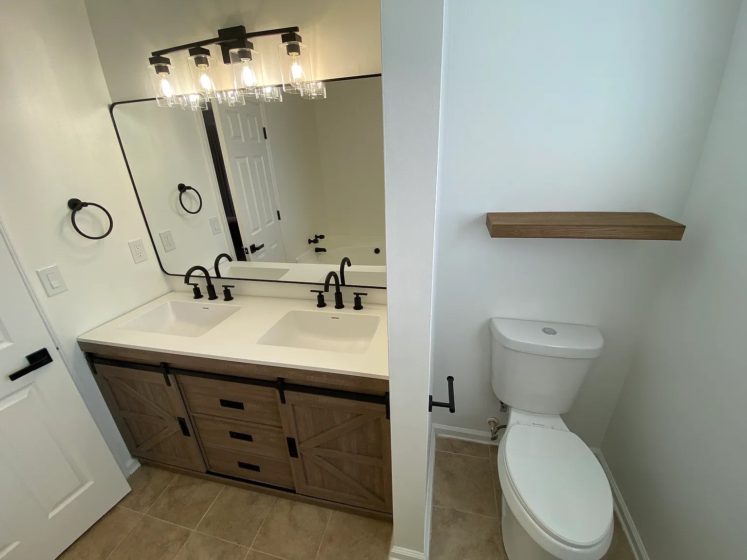 Building Photo - Room in House on Parkside Dr