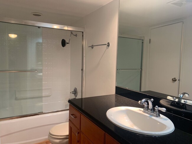 Building Photo - Welcome Home 1 Bd/1 Ba Serene Street - Low...
