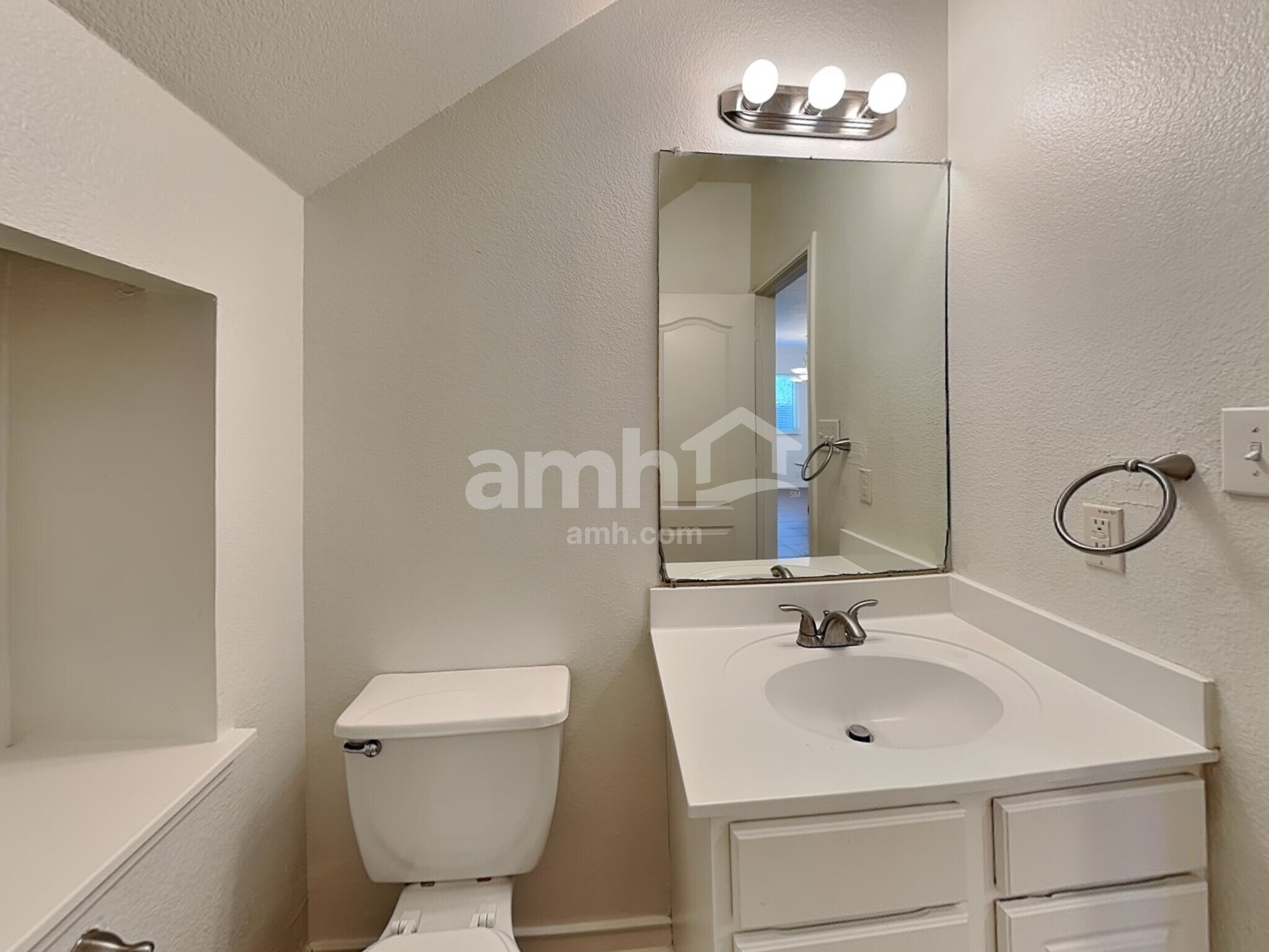 Building Photo - 1223 Cresswell Cove