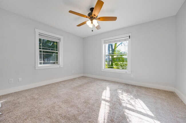 Building Photo - 215 Perryman Rd