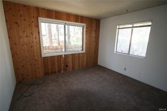 Building Photo - 917 Nana Ave