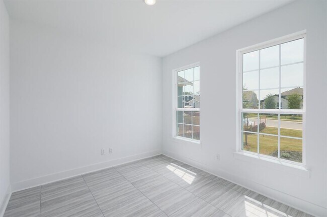 Building Photo - 182 Yarbrough Dr