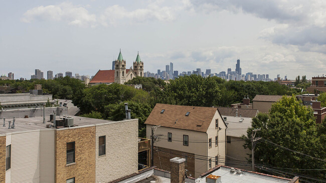 Building Photo - 1449 W Fullerton Ave