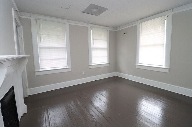 Building Photo - Live Near It All – 2 Bedroom Gem in Columb...