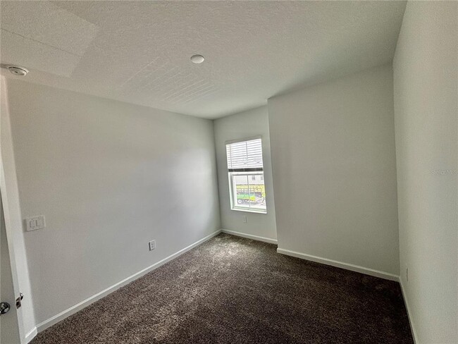 Building Photo - 2634 Armstrong Ave