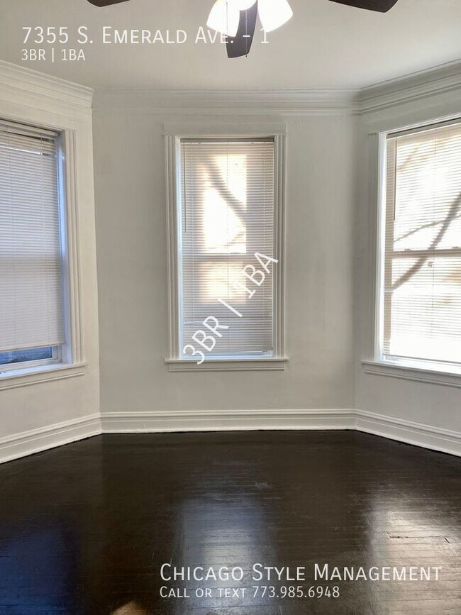 Building Photo - Generous Living Space