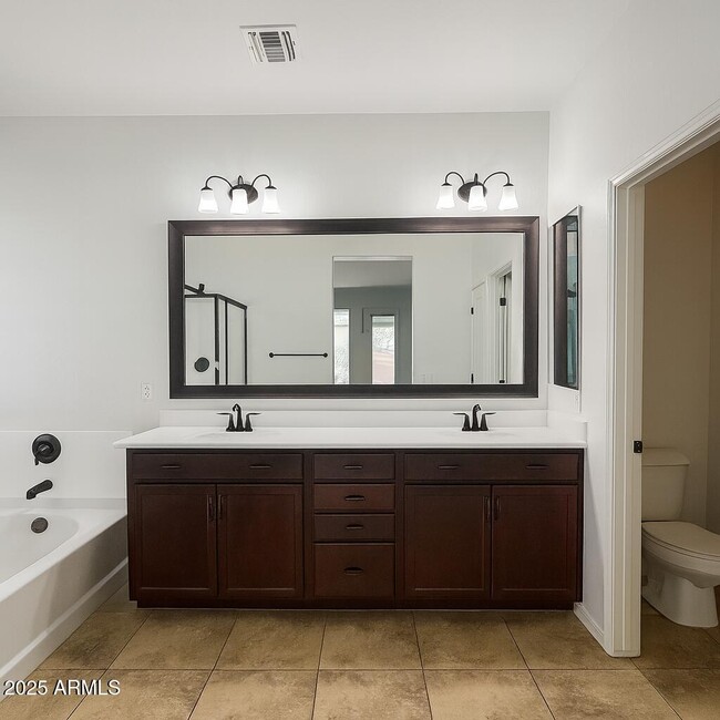 Building Photo - 910 S 199th Ln