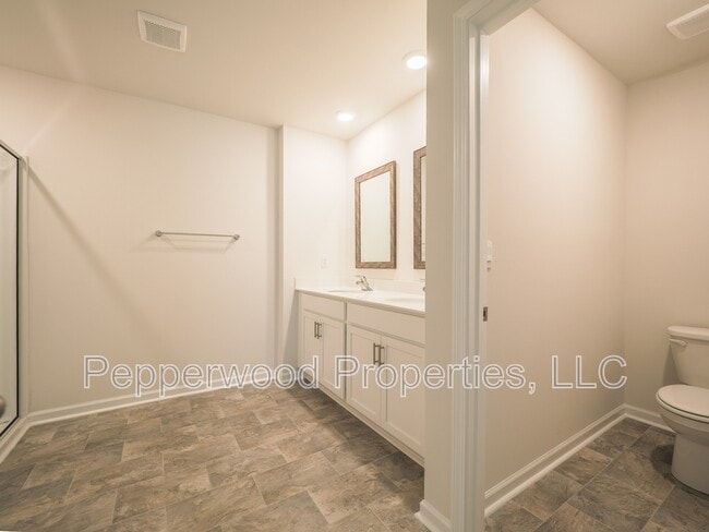 Building Photo - 1761 Rein Dr