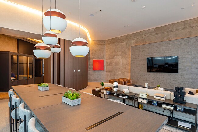 Building Photo - 2-Bedroom Haven: Luxury Living, Modern Con...