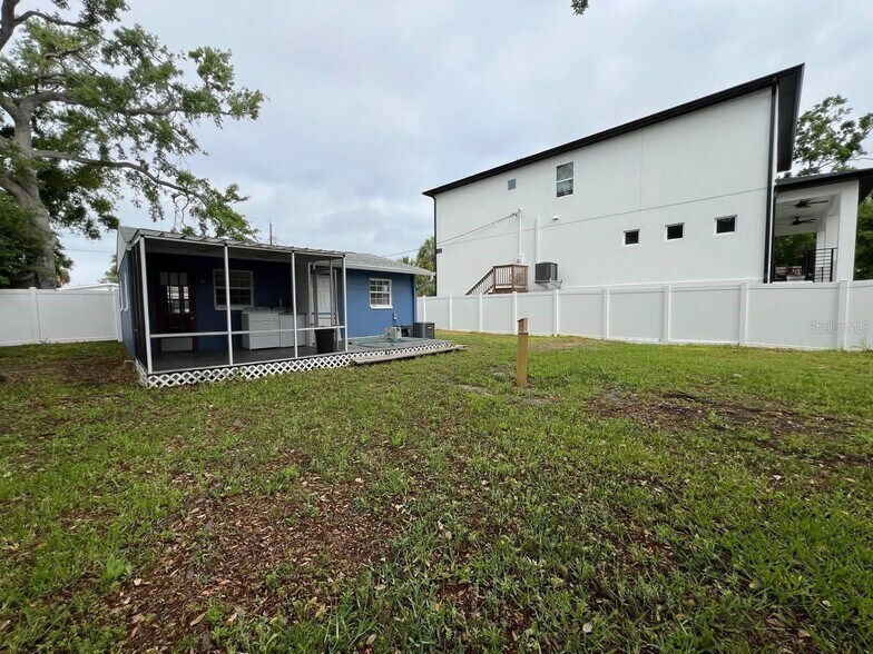 Building Photo - 7306 S Morton St