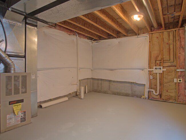 Building Photo - Evolve Real Estate: Complete Remodel with ...