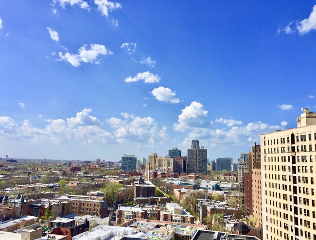 Building Photo - 2020 N Lincoln Park W