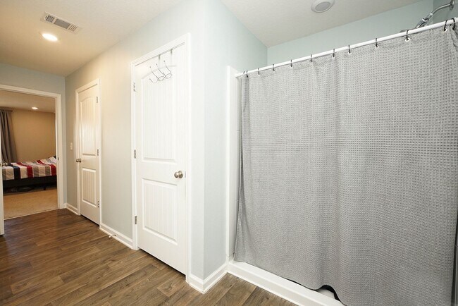 Building Photo - 904 Merganser Way