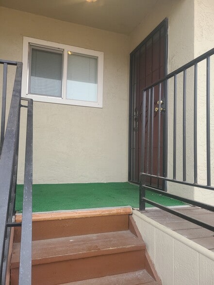 Building Photo - 829 Ohio St