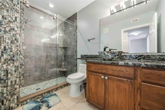 Building Photo - 2950 Viscaya Pl