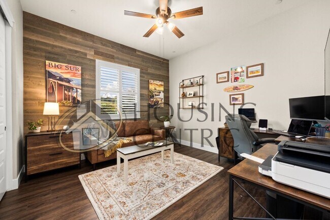 Building Photo - STUNNING Single Story Home with a Resort Style Backyard!