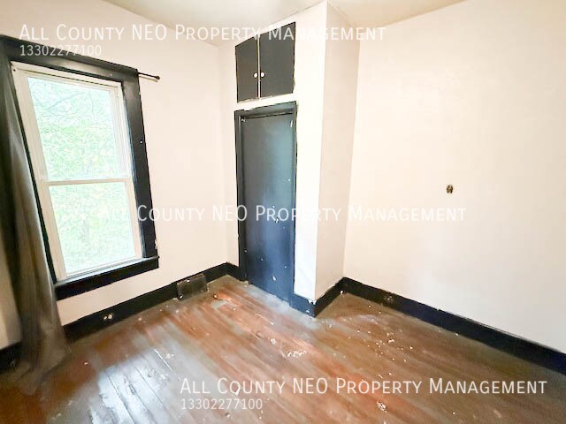 Building Photo - 955 Morse St
