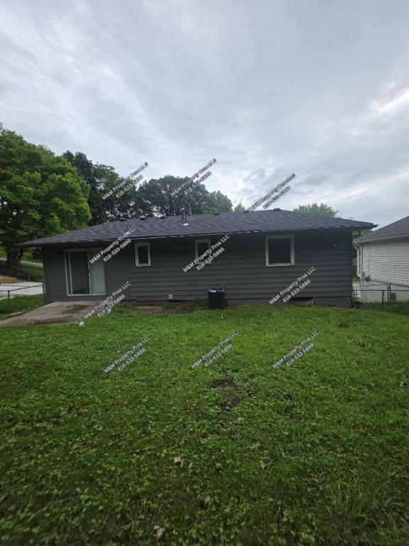 Building Photo - 2429 NE 38th St