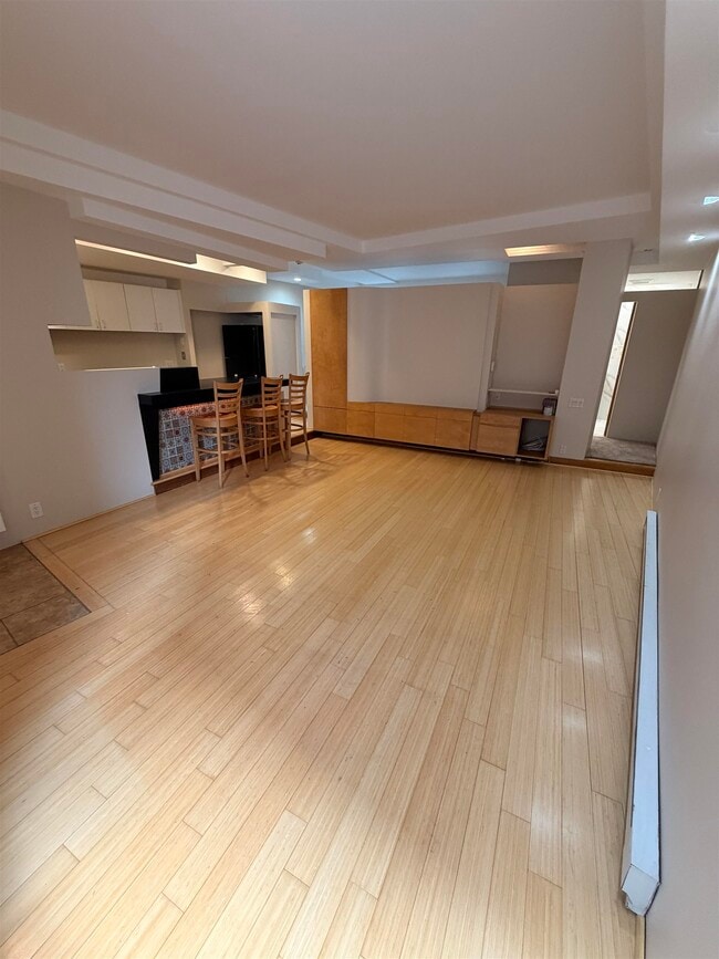 Building Photo - 401 State Street