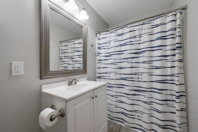 Building Photo - 13404 Coomes Dr