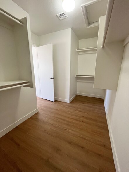 Building Photo - 7504 W Jenan Dr