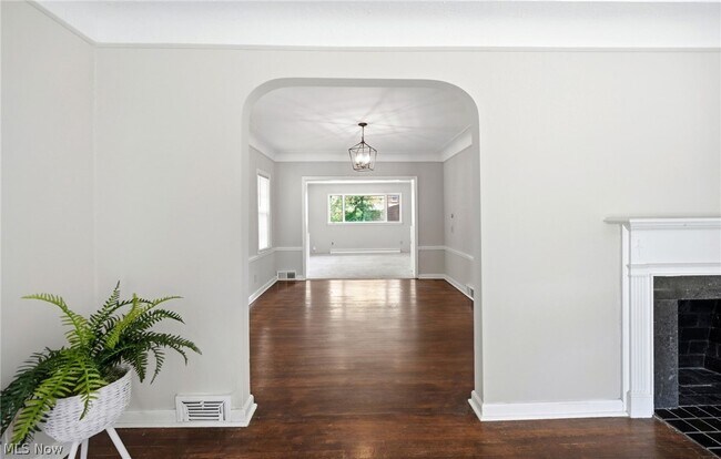 Building Photo - 3889 Grenville Rd