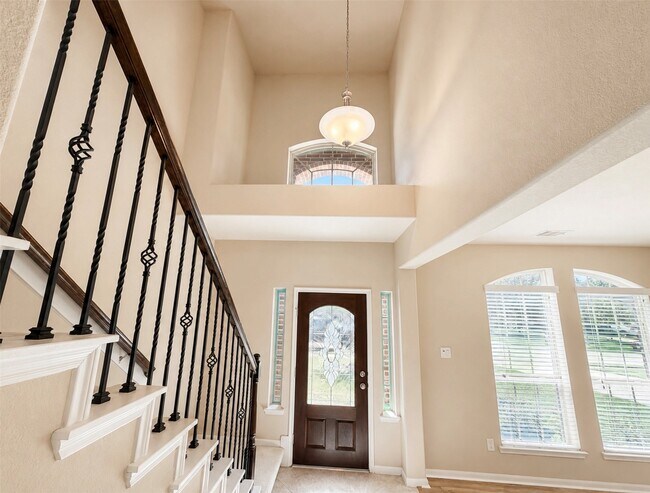 Building Photo - 15618 Whisper Woods Dr