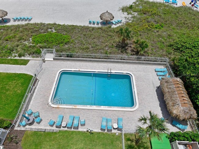 Building Photo - 2425 Gulf of Mexico Dr