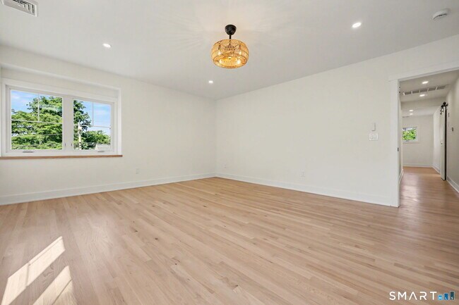 Building Photo - 91 Lockwood Rd