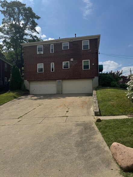 Garage - 3410 Cleveland Ct